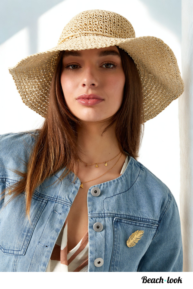 Gehaakt zomerhoedje beige
